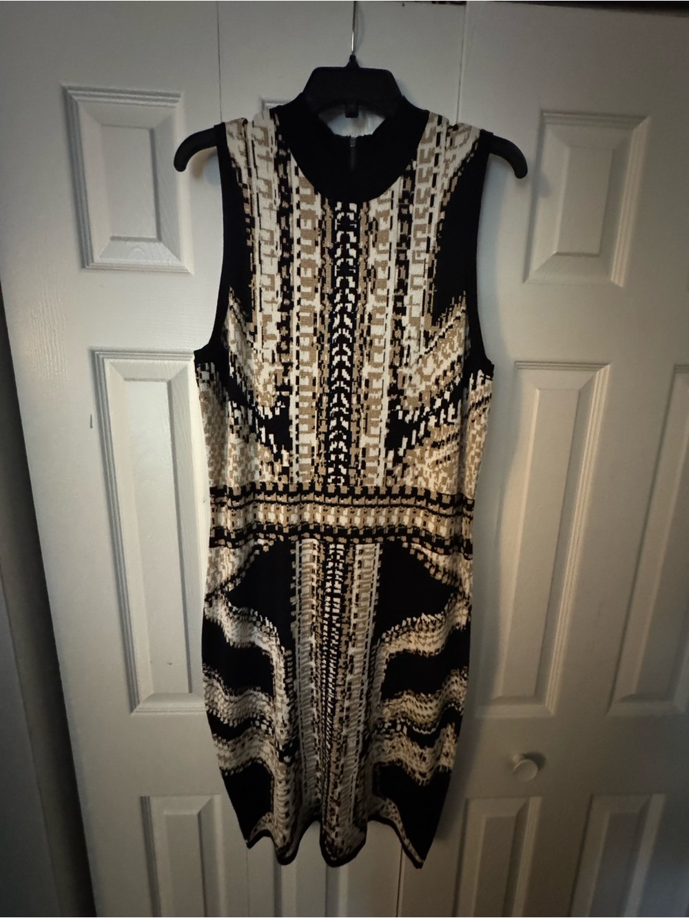 Sleeveless Black and Beige Patterned Sheath Sweater Dress